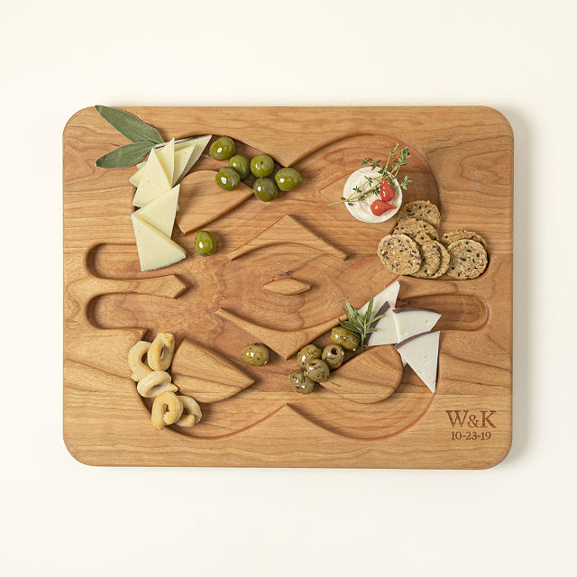 1060-personalized-love-knot-serving-board-1.jpg