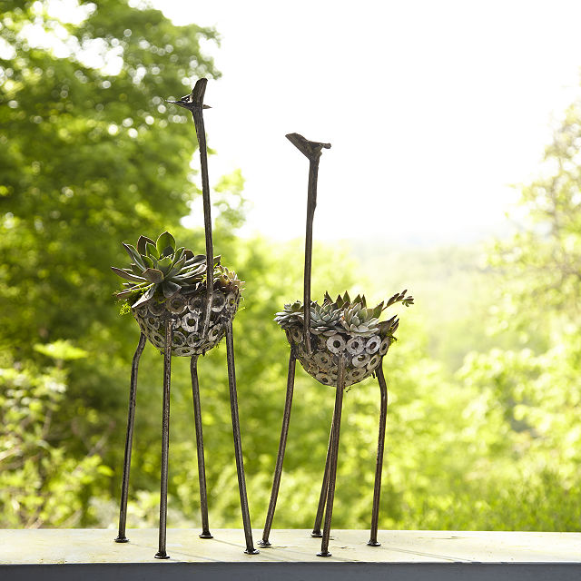 1074-recycled-metal-giraffe-planter-1.jpg