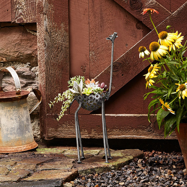 1074-recycled-metal-giraffe-planter-1.jpg