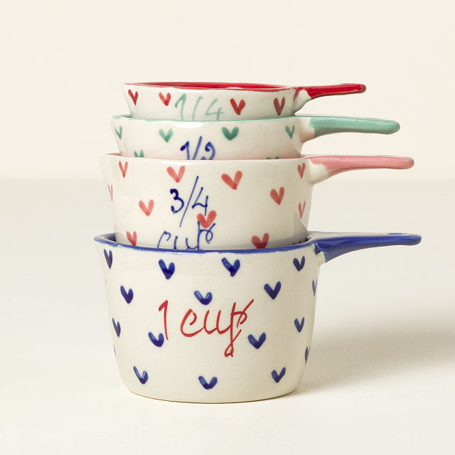 1176-little-hearts-measuring-cups-1.jpg