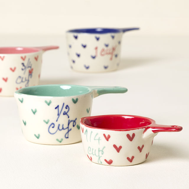 1176-little-hearts-measuring-cups-1.jpg