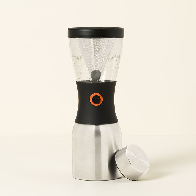 1225-cold-brew-coffee-maker-carafe-1.jpg