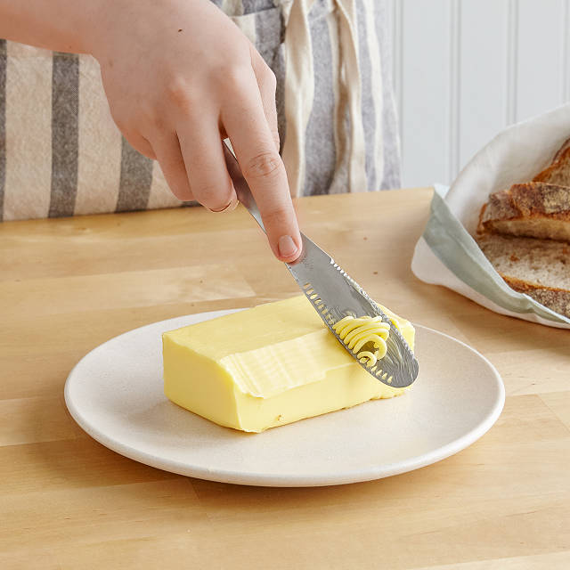 1272-easy-spread-butter-knife-1.jpg