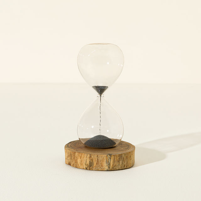 1545-mindful-moment-magnetic-sand-hourglass-1.jpg