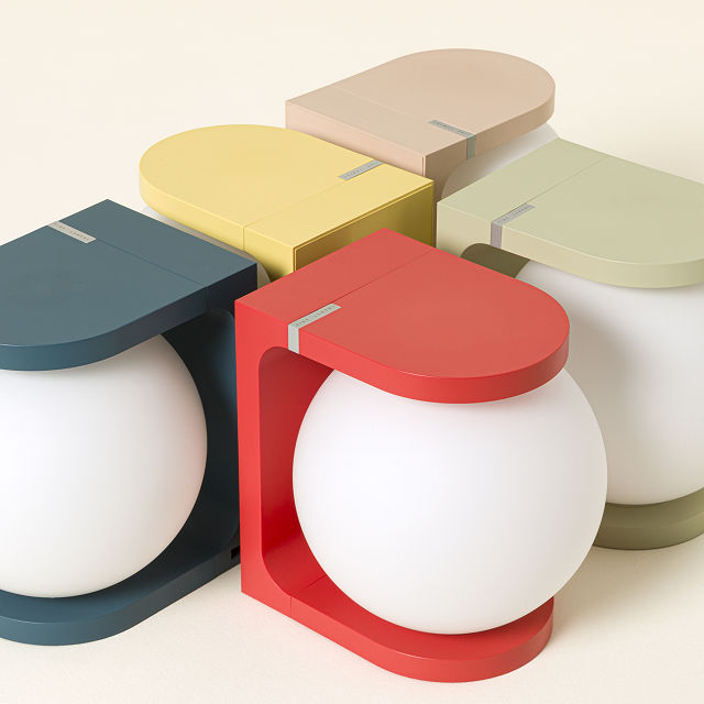 1555-wireless-charging-table-lamp-1.jpg