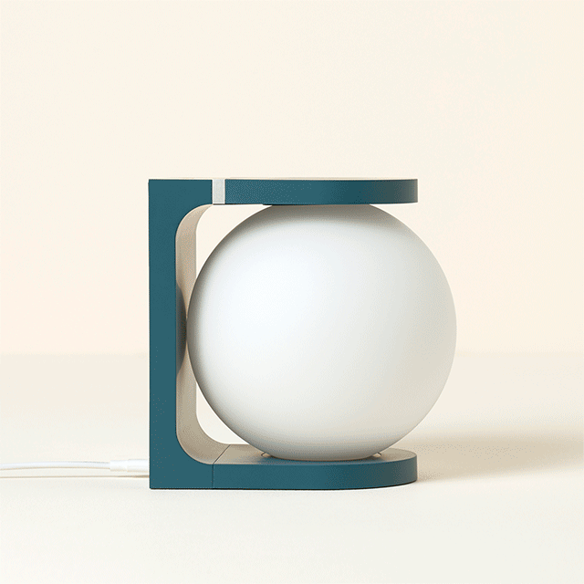 1555-wireless-charging-table-lamp-1.jpg