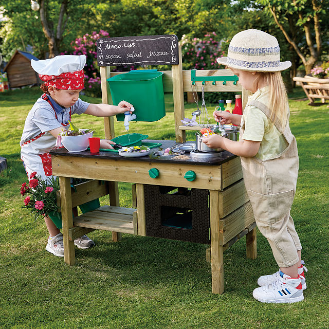 Nature's Play Backyard Mud Kitchen