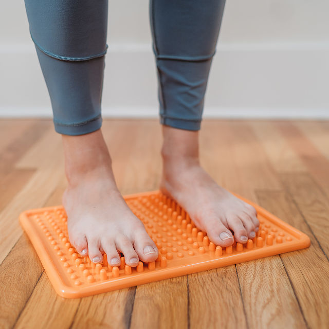 1661-acupressure-foot-relaxation-mat-1.jpg