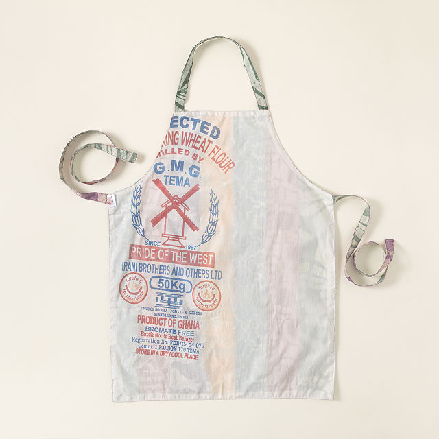 1670-repurposed-flour-sack-apron-1.jpg