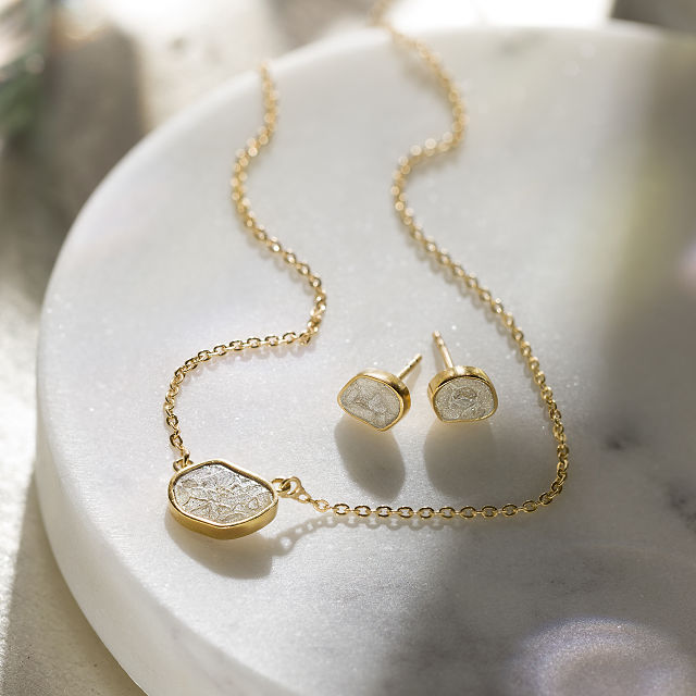 1752-sliced-raw-diamond-pebble-necklace-1.jpg