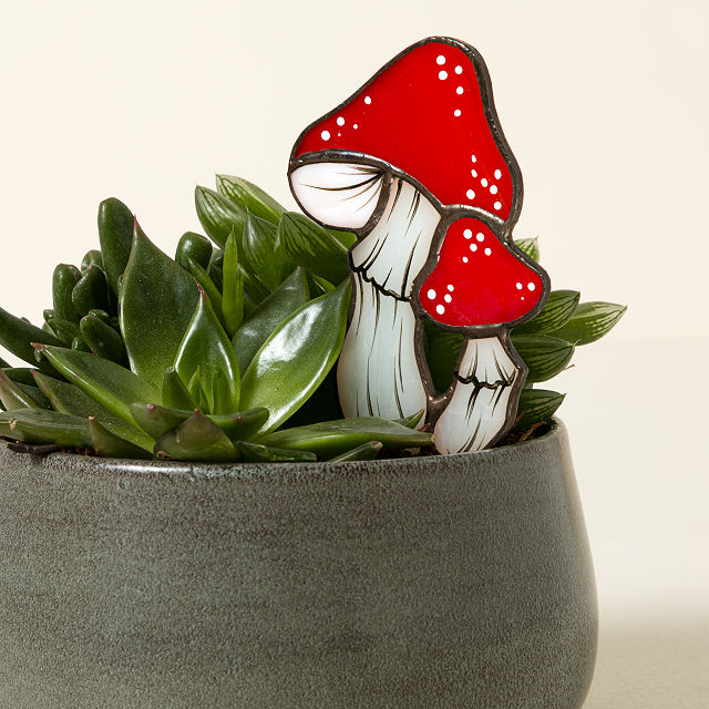 1830-stained-glass-mushroom-stake-1.jpg
