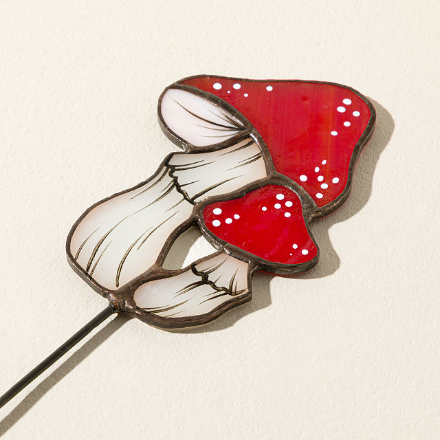 1830-stained-glass-mushroom-stake-1.jpg