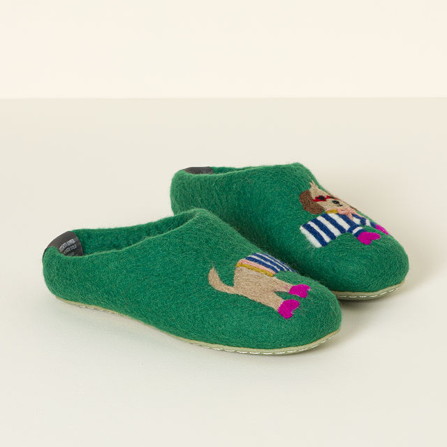 1917-dog-pawrsons-handmade-slippers-1.jpg