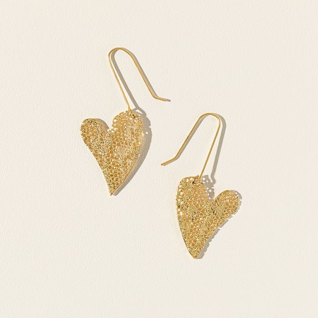 1934-mini-gold-dipped-lace-heart-earrings-1.jpg