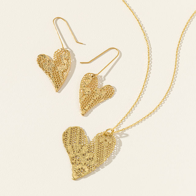 1934-mini-gold-dipped-lace-heart-earrings-1.jpg