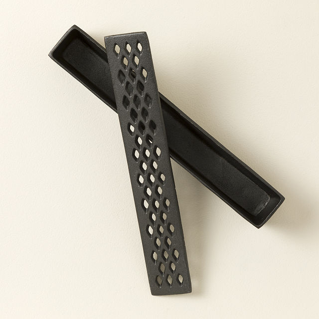 1944-cast-iron-liquid-flavor-infuser-1.jpg