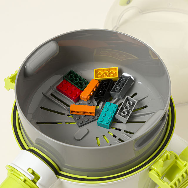 199-pick-up-bricks-toy-vacuum-1.jpg