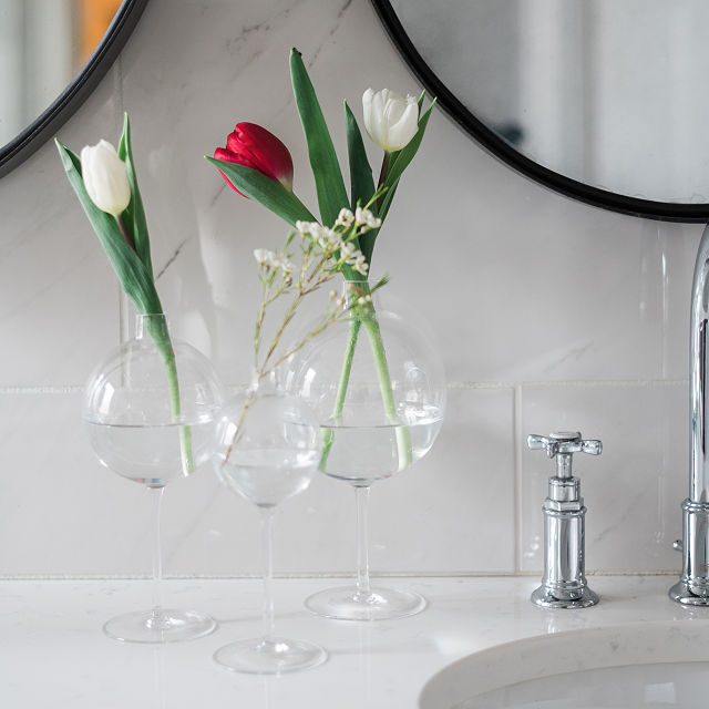 20-wine-glass-vase-1.jpg