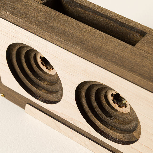2010-wooden-mixtape-phone-amplifier-1.jpg