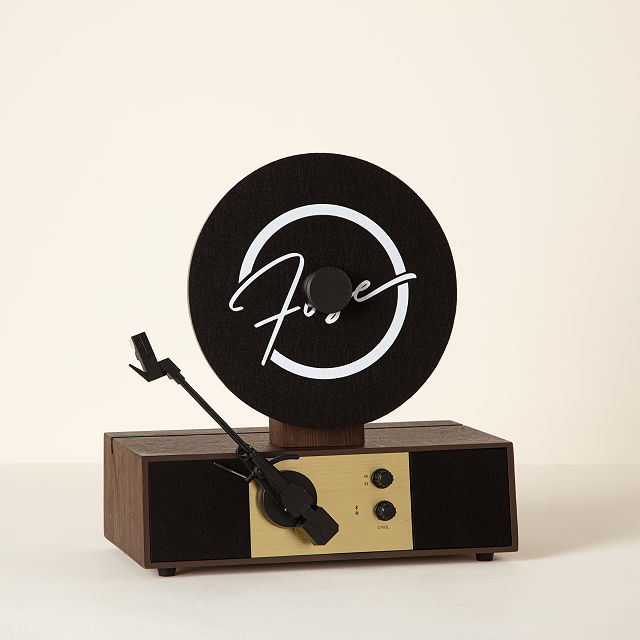 2079-vertical-vinyl-record-player-with-bluetooth-1.jpg