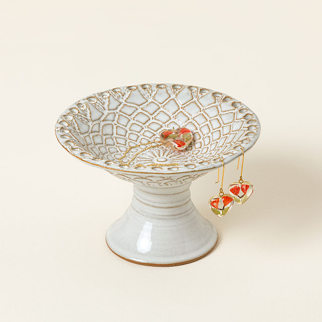 2199-lace-pedestal-jewelry-holder-1.jpg