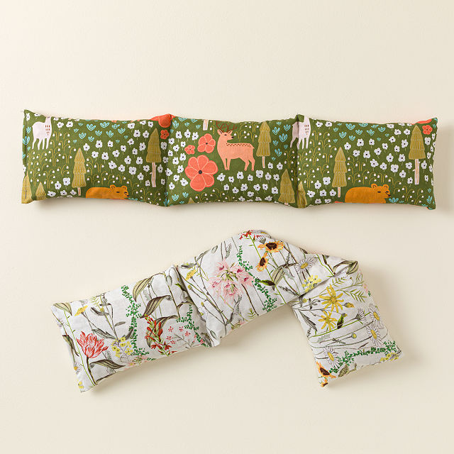 2220-cherry-pit-therapeutic-heat-pillow-1.jpg