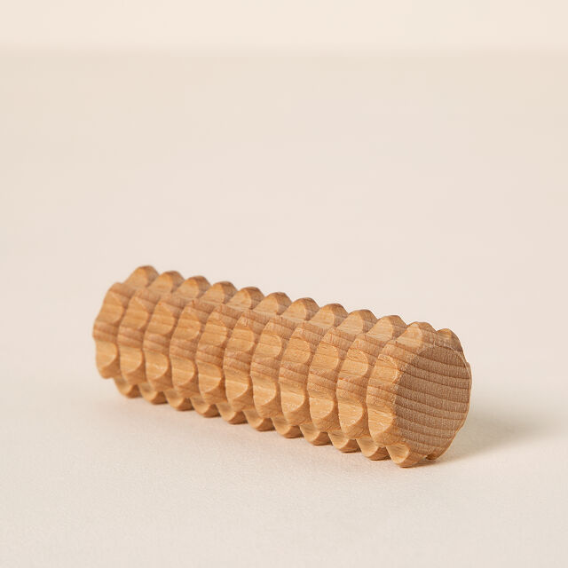 2223-wooden-hand-palm-roller-1.jpg