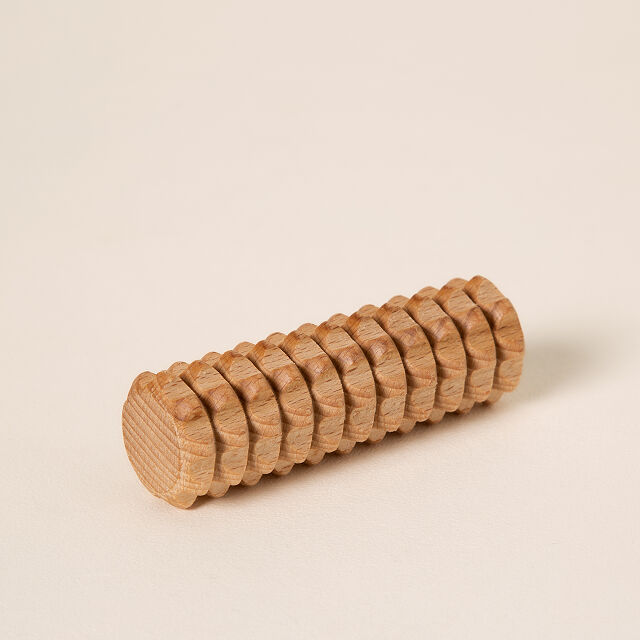 2223-wooden-hand-palm-roller-1.jpg