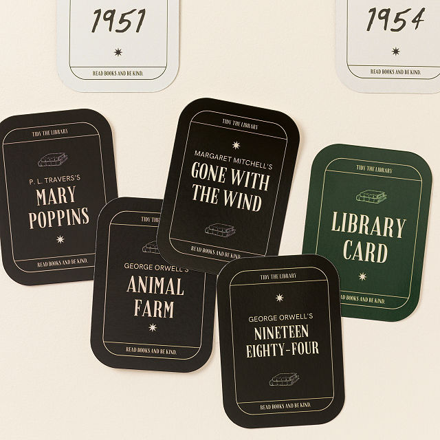 2235-book-lover-s-library-challenge-card-game-1.jpg