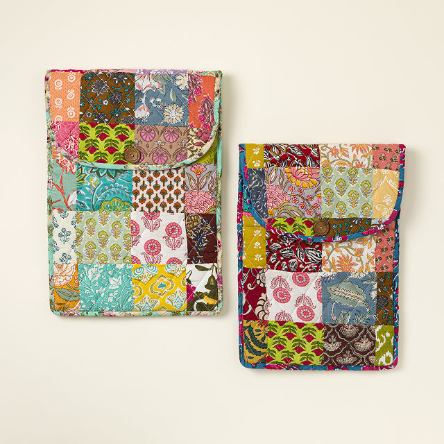 2561-repurposed-sari-laptop-sleeve-1.jpg