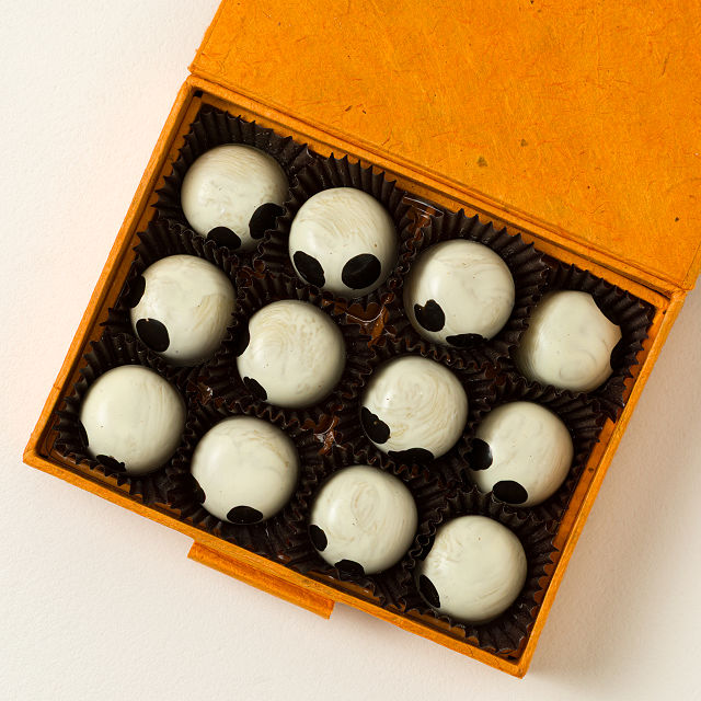 2569-pumpkin-ganache-ghost-truffles-1.webp