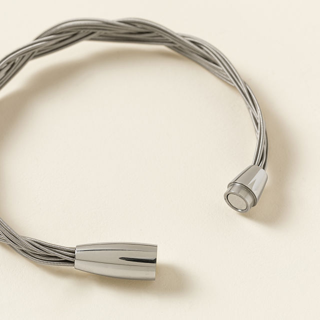 2689-12-string-guitar-woven-bracelet-1.jpg