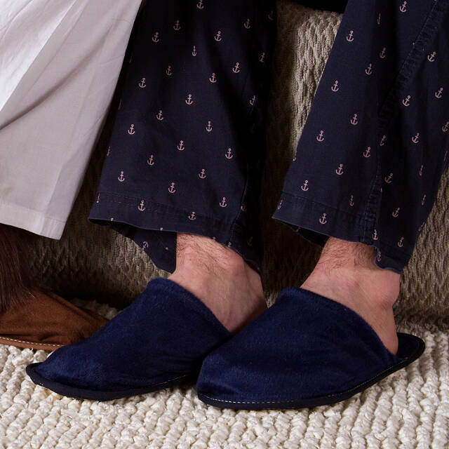 2736-men-s-herbal-warming-slippers-1.jpg