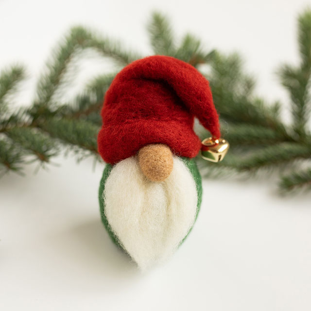 2776-festive-gnome-beginners-needle-felting-kit-1.jpg