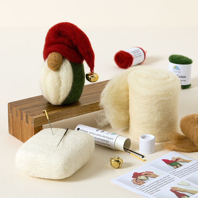 2776-festive-gnome-beginners-needle-felting-kit-1.jpg