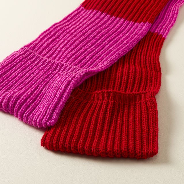 Cozy Hand Warming Pocket Scarf