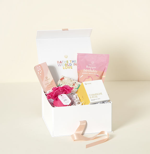 2811-ultimate-birthday-gift-set-1.jpg