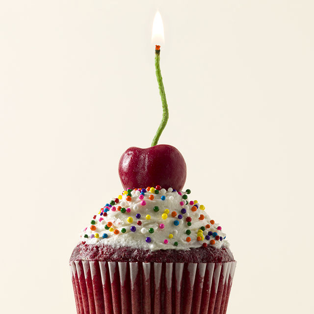 2860-berries-cherries-birthday-candles-1.webp