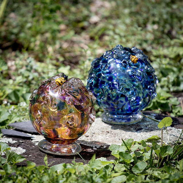 2974-glass-bee-drinking-orbs-1.jpg