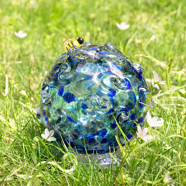2974-glass-bee-drinking-orbs-1.jpg