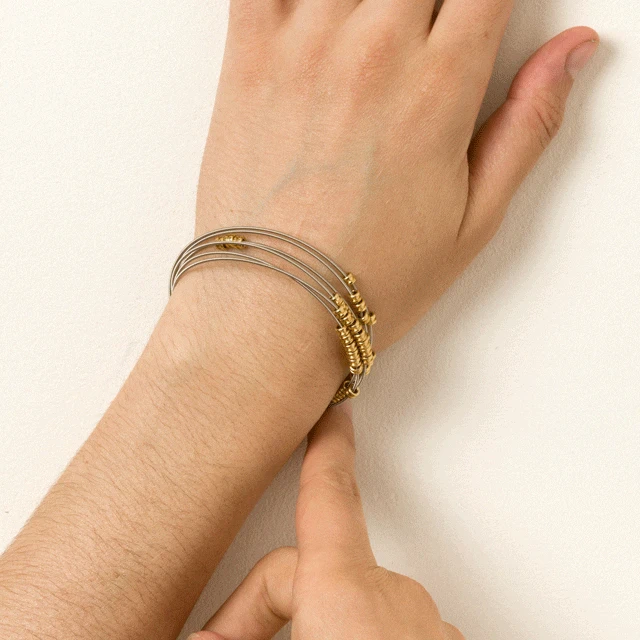 426-guitar-string-fidget-bangle-1.jpg