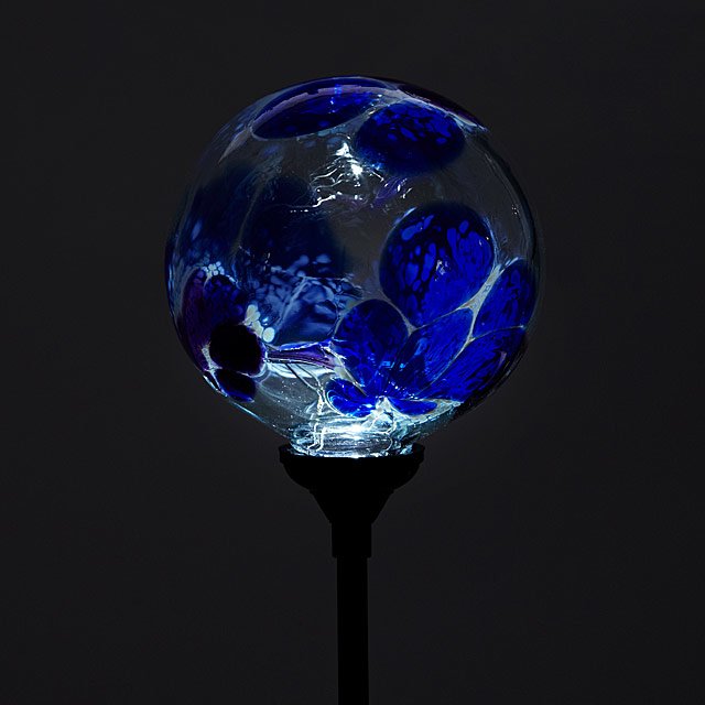 43-solar-light-garden-stake-flower-globes-1.jpg