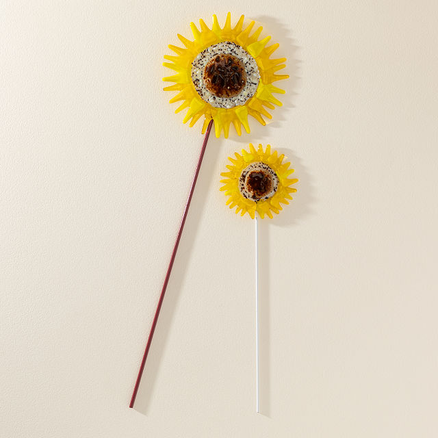 455-handmade-glass-garden-stakes-sunflower-1.jpg