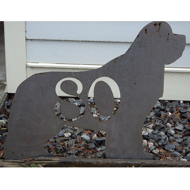 516-dog-lawn-stakes-1.jpg