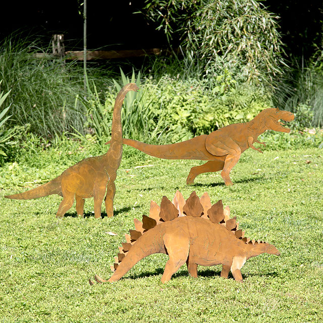 528-plant-eater-brontosaurus-sculpture-1.jpg