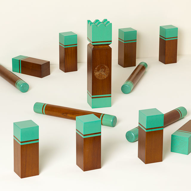 616-giant-kubb-outdoor-game-1.gif
