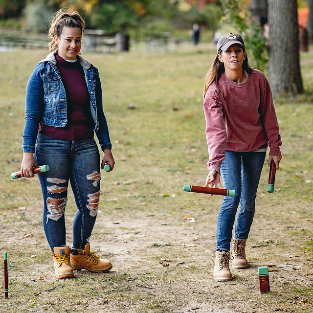 616-giant-kubb-outdoor-game-1.gif
