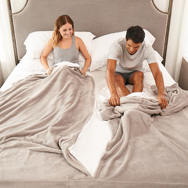 627-couple-s-split-bedding-1.jpg