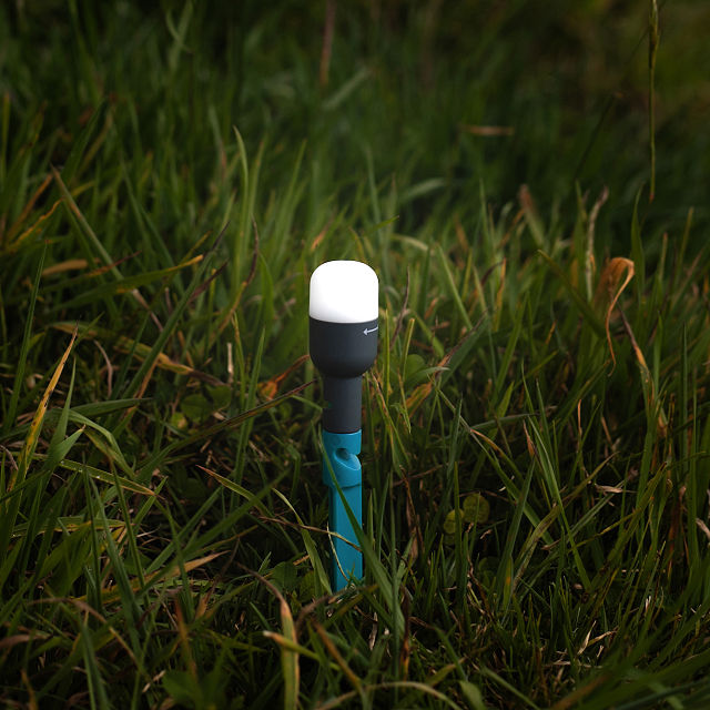 798-portable-solar-campsite-stakes-1.jpg