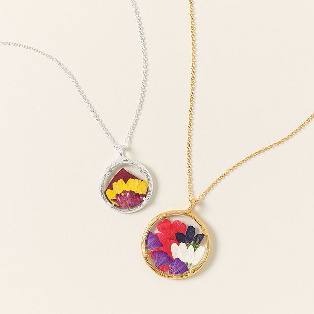 840-custom-birth-month-flower-bouquet-necklace-1.jpg